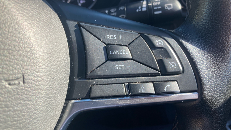 Nissan Juke 1.0 DiG-T 114 N-Connecta 5dr Petrol Hatchback